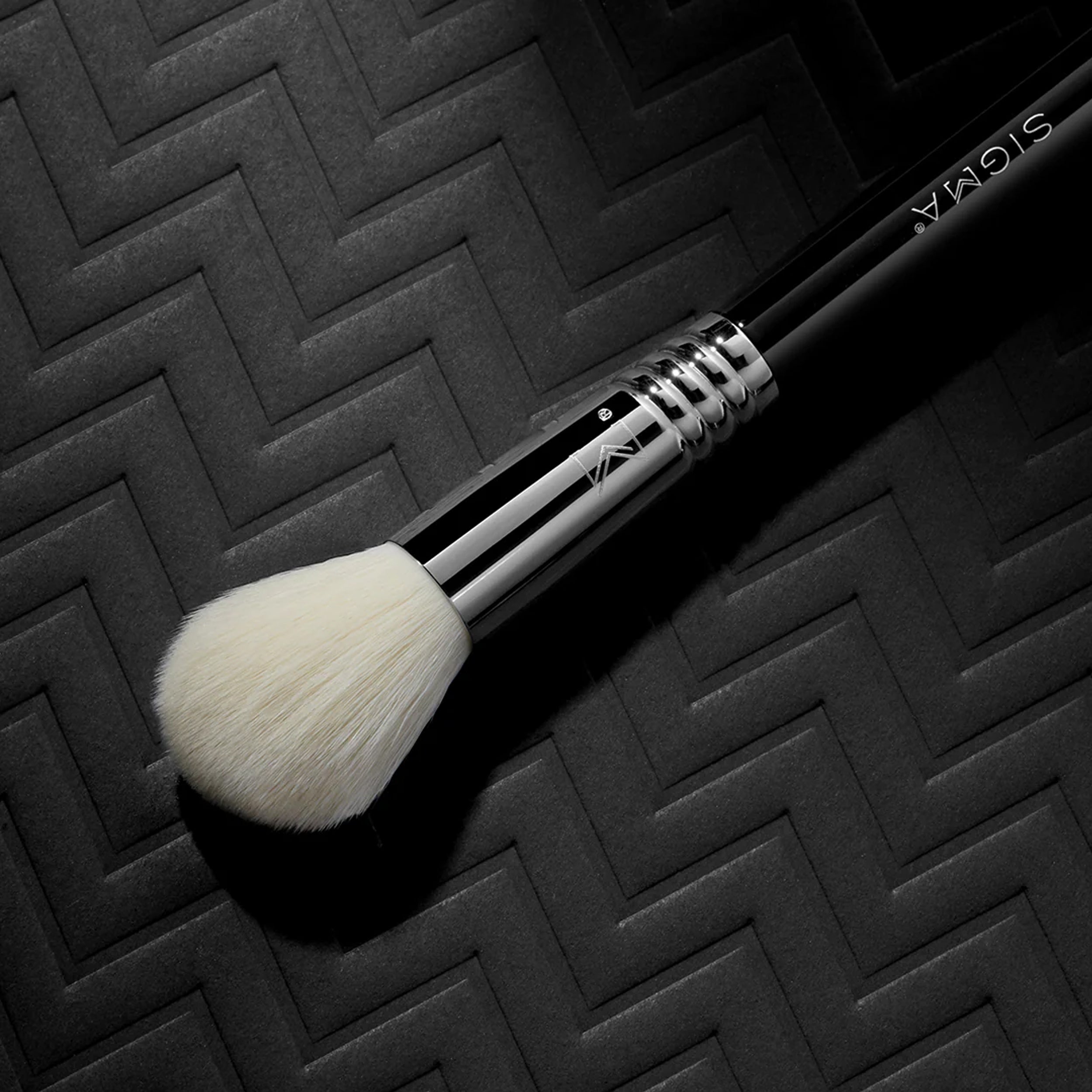 Sigma Beauty F76 Chiseled Cheek Brush