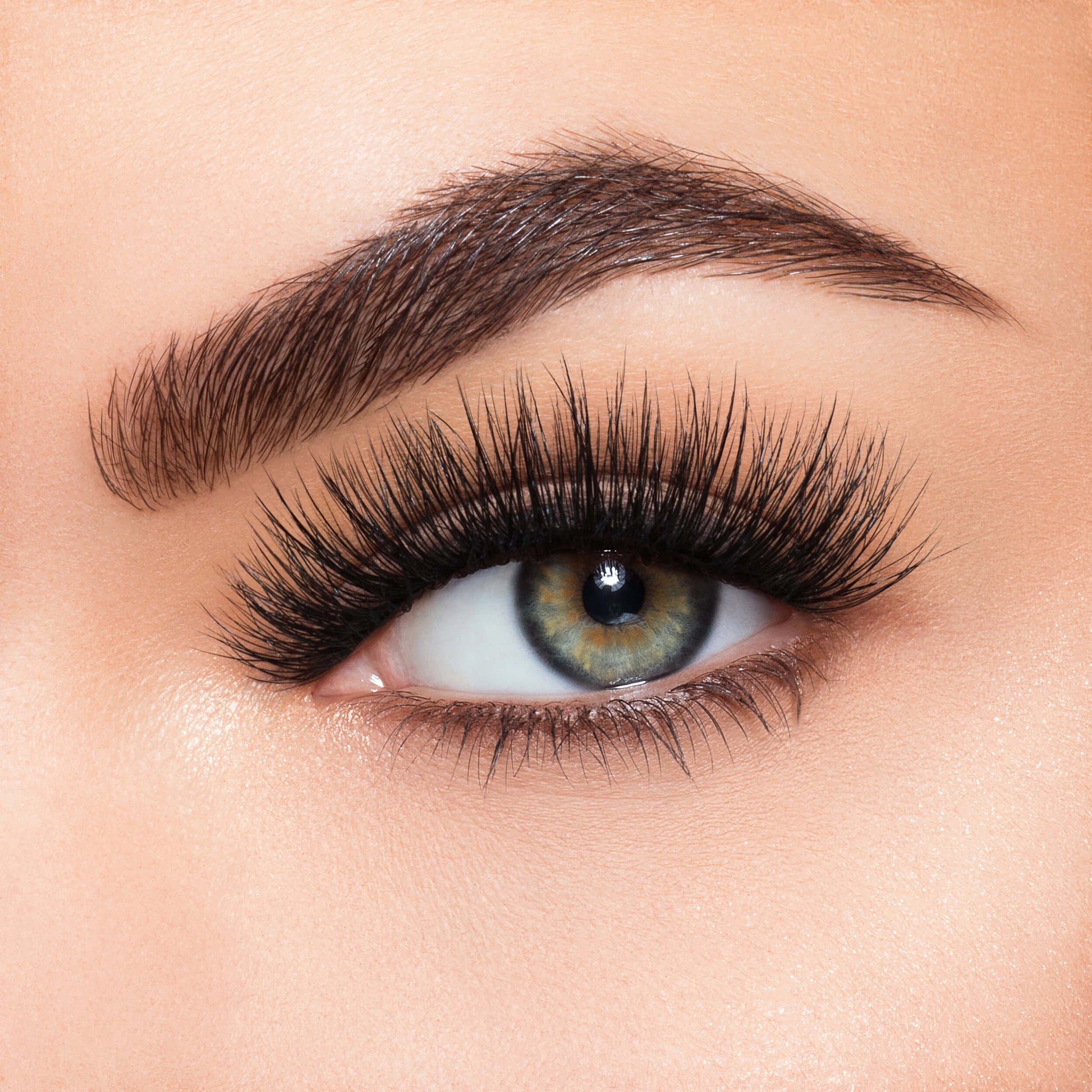 Lilly Lashes NYC 3D Mink Lashes Model