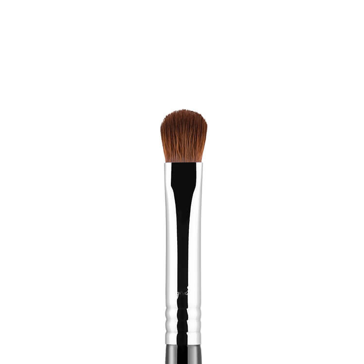 Sigma Beauty E54 Medium Sweeper Brush Chrome