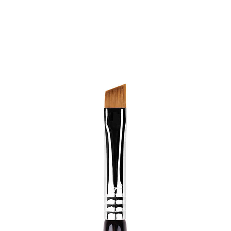 Sigma Beauty E68 Line Perfector Brush Chrome