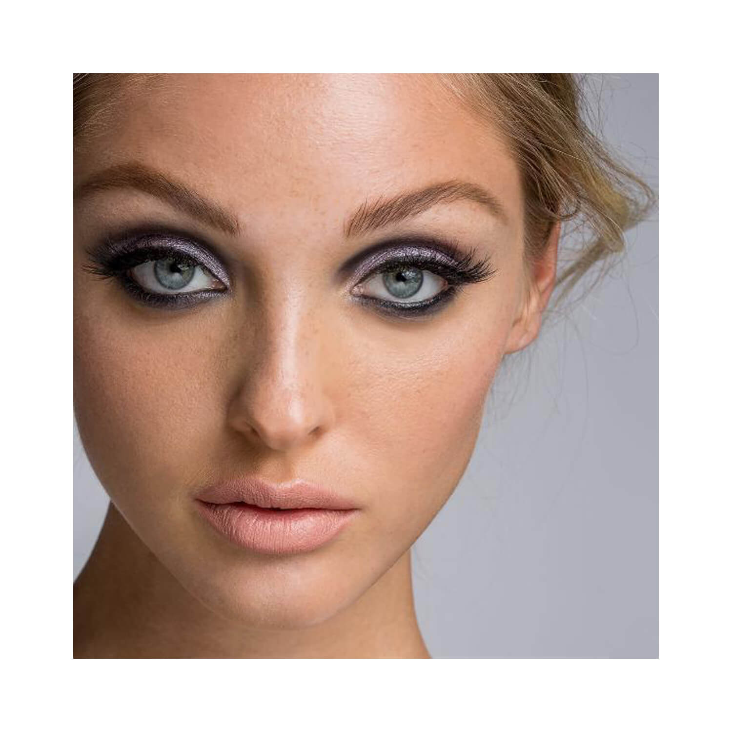 Red Cherry Molly False Eyelashes Model