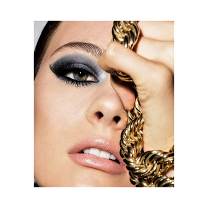 Red Cherry Red Hot Wink Retro Finish False Eyelashes Model