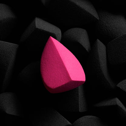 Sigma Beauty 3DHD Blender Black Pink Sponge and Black Background
