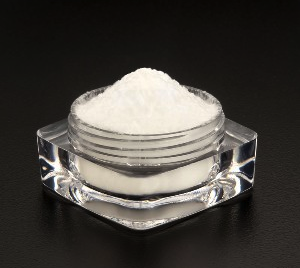 Silica Powder Spheres in Square Sifter Jar - For Oil Control