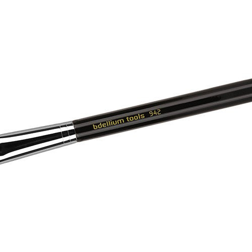 BDellium Tools Professional Antibacterial Makeup Brush Maestro Line Slanted Contour 942 Black Body